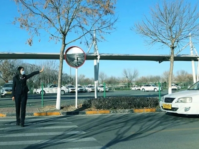 開自動擋，出現(xiàn)這3種情況一定停車