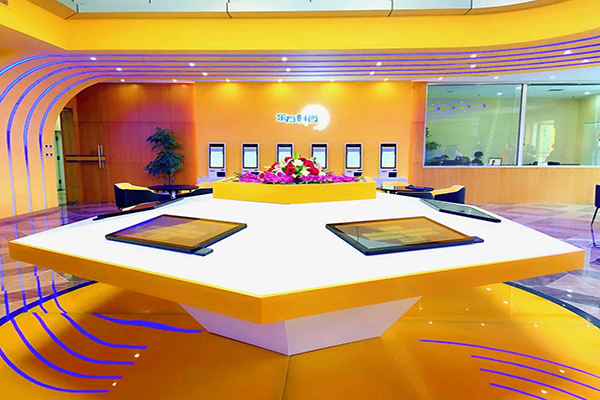 東方時尚駕校考時如何平穩地靠邊停車