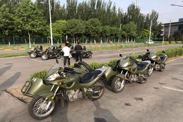 東方時尚學員摩托車考試現場