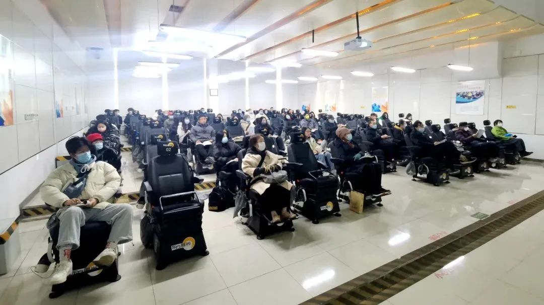 「東方時尚駕校」