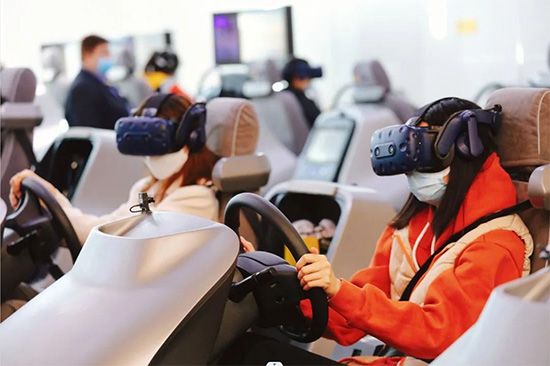 看看東方時尚駕校的學員車感差是怎么培養的