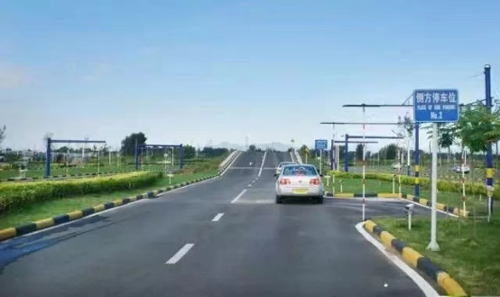 駕照考試靠邊停車科三怎么看點準確？