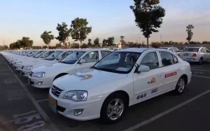 東方時尚駕校在哪兒練車？