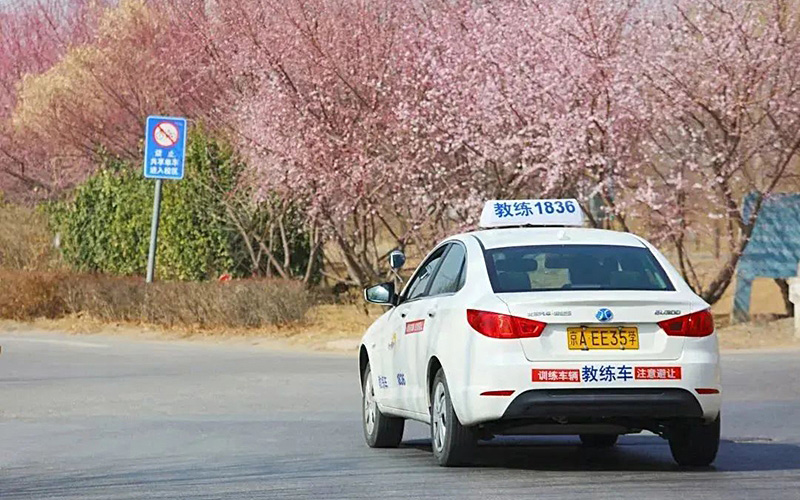 北京東方時尚駕校告訴你科目二考試重點內容